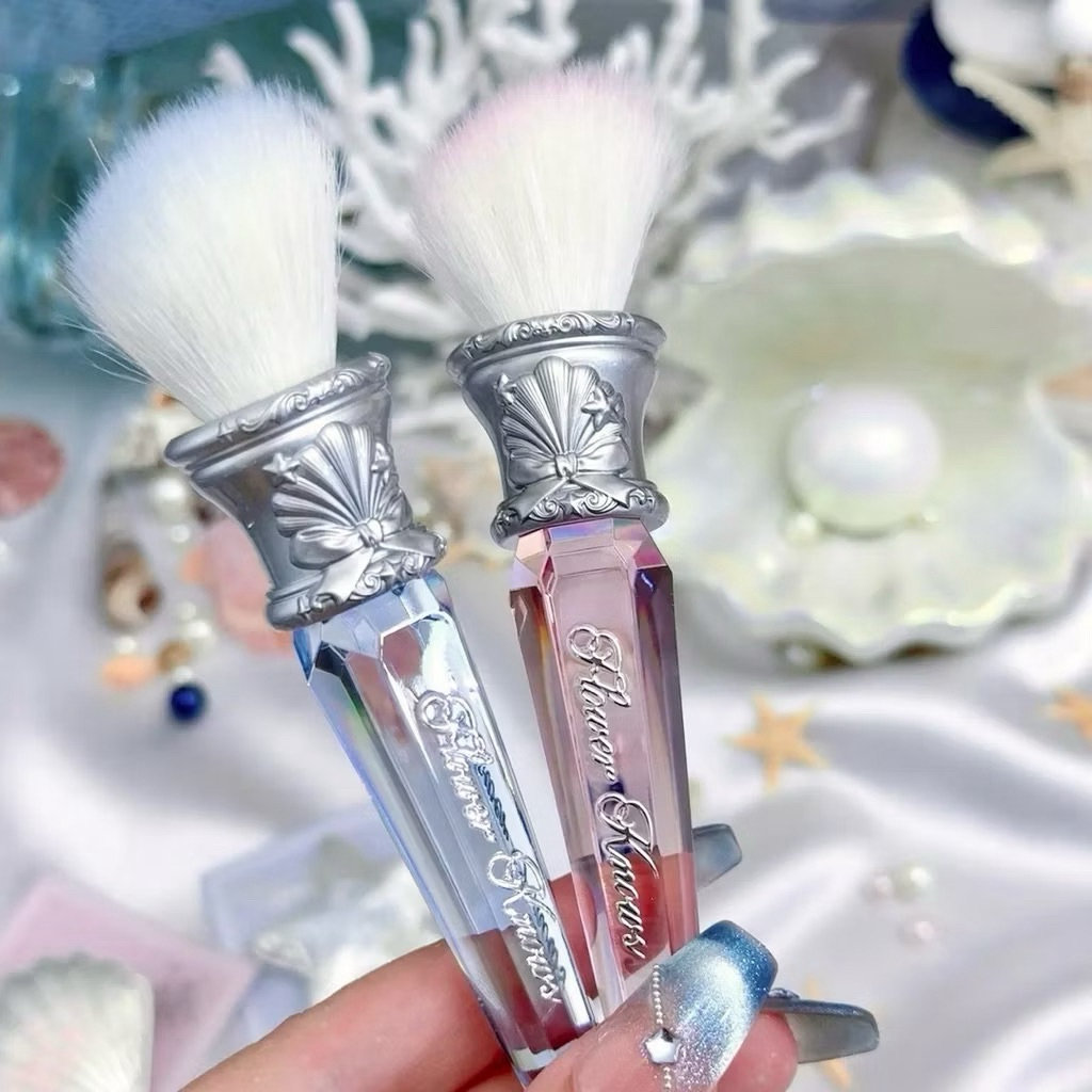 Cọ Má Hồng Flower Knows Shell's Jewel Collection Angeled Blush Brush ...