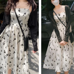 Set đồ nữ váy đầm 2 dây hoa nhí dáng dài ôm ngực xòe chất đũi nhăn trắng kem + Áo cardigan croptop dài tay đen T82G