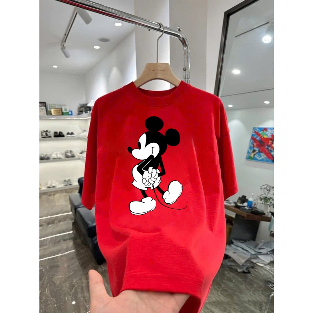 Áo thun in hình chuột Mickey giấu tay ngoái nhìn Unisex Form Rộng Tay Lỡ Cao Cấp Co Giãn 2 Chiều