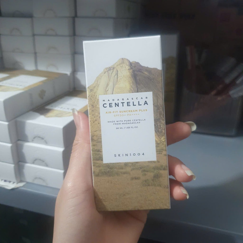Kem chống nắng SKIN1004 Centella Tone Brightening Tone-up/Hyalu Cica/ Centella Air-Fit Sunscreen SPF50+ PA++ 20ml/50ml