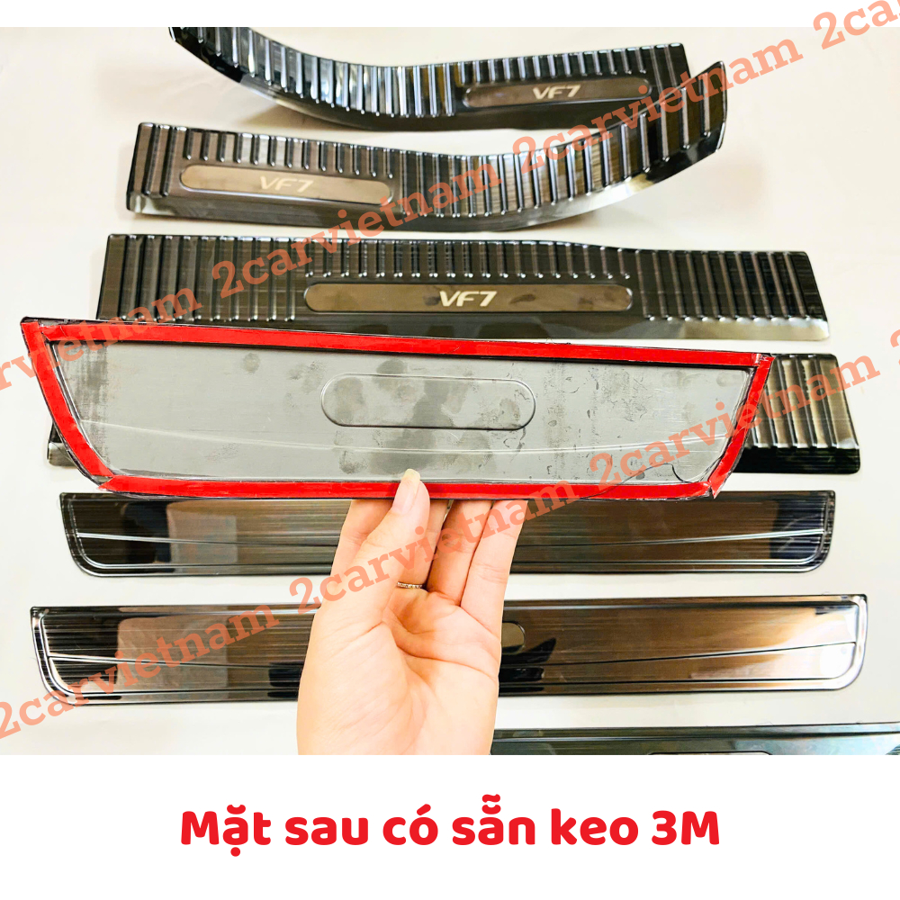 Ốp bậc cửa, Nẹp bước chân xe Vinfast VF7 Vân Titan, chống xước cửa xe cao cấp