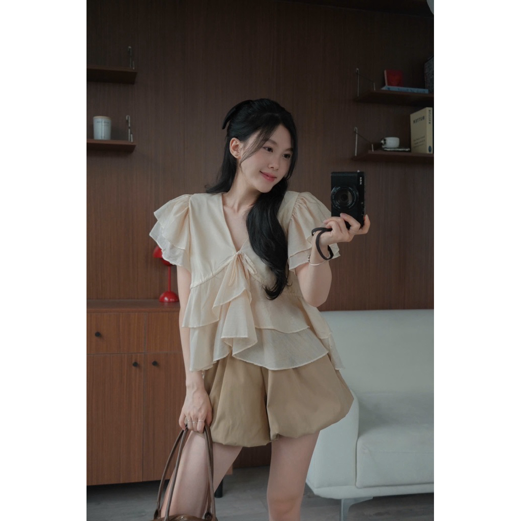 (Hàng chuẩn l1) Áo voan tơ cổ V tay hến xếp tầng Nữ the.sweaterweather TSW