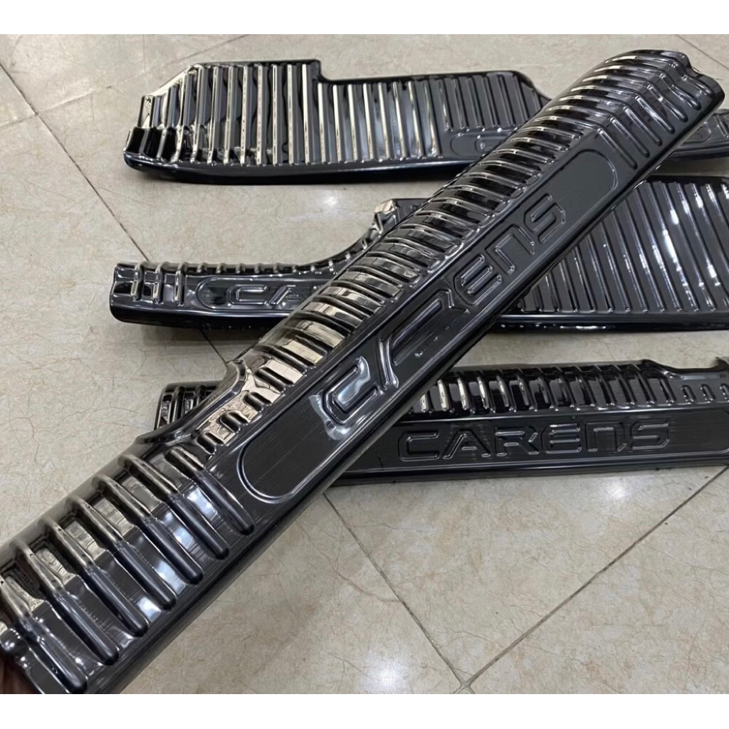 Ốp bậc cửa, nẹp bước chân xe KIA Carens 2022-2025 vân Titan cao cấp