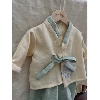 Set hanbok vintage em bé trai màu be và xanh