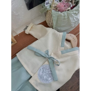 Set hanbok vintage em bé trai màu be và xanh