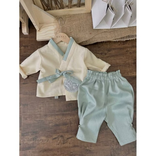 Set hanbok vintage em bé trai màu be và xanh