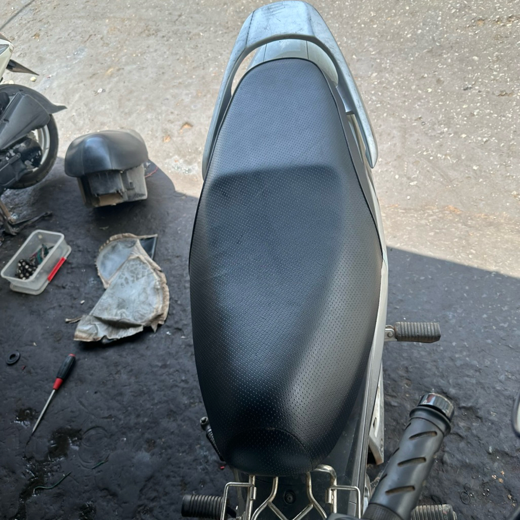 Da yên Honda Future Neo xăng cơ kiểu zin (sử dụng kim bọc yên)