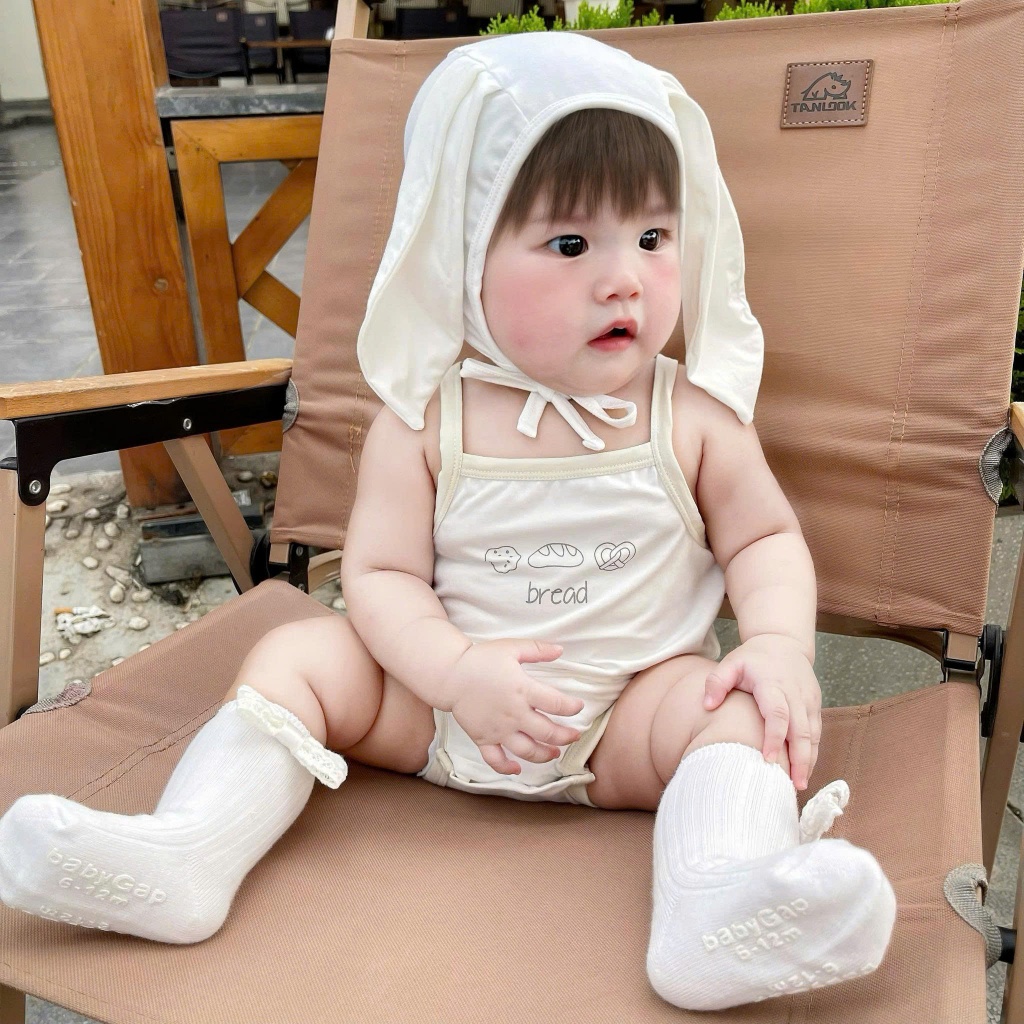 Body chip 2 dây tặng kèm mũ Unbee size 3M-12M QA220