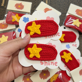 Kẹp tóc handmade theo ý tưởng cờ VN.