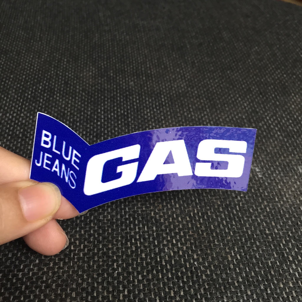 Logo GAS[7.9x3.3cm] trắng xanh. Hình dán decal siêu dính, chống nước, tem đua trang trí