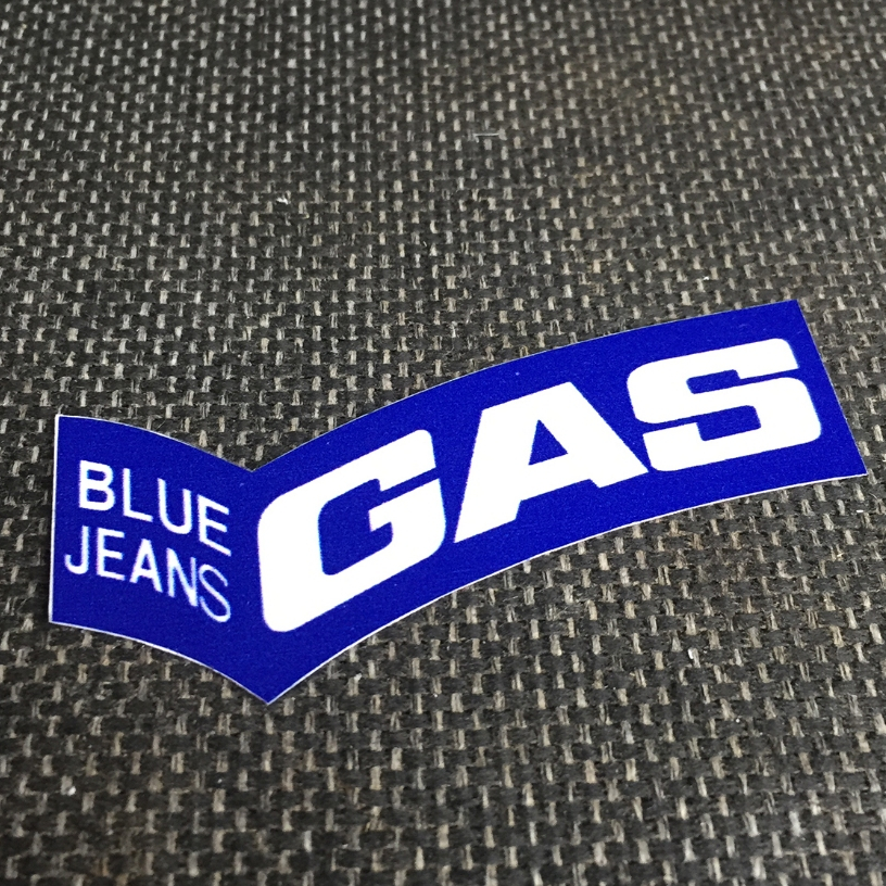 Logo GAS[7.9x3.3cm] trắng xanh. Hình dán decal siêu dính, chống nước, tem đua trang trí