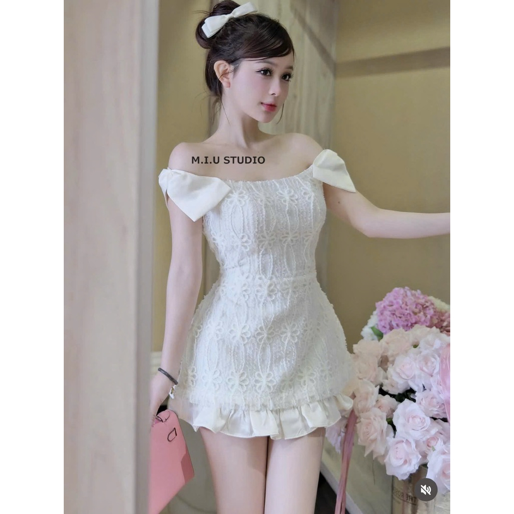 “Sohi dress” Đẫm trễ vai nơ phối ren hoa nổi cao cấp, Váy nữ viền bèo dập ly thiết kế chiết eo tôn dáng • MIU.STUDIO