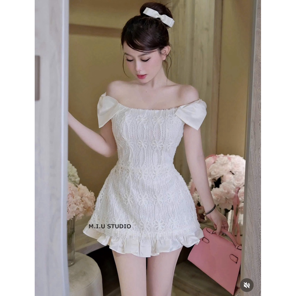 “Sohi dress” Đẫm trễ vai nơ phối ren hoa nổi cao cấp, Váy nữ viền bèo dập ly thiết kế chiết eo tôn dáng • MIU.STUDIO