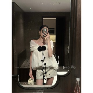 Set áo babydoll trễ vai tơ nhún bí bồng xoè đính hoa lớn phối chân váy chữ A đính charm xinh cho nàng - BaoTrang.clothes