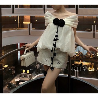 Set áo babydoll trễ vai tơ nhún bí bồng xoè đính hoa lớn phối chân váy chữ A đính charm xinh cho nàng - BaoTrang.clothes