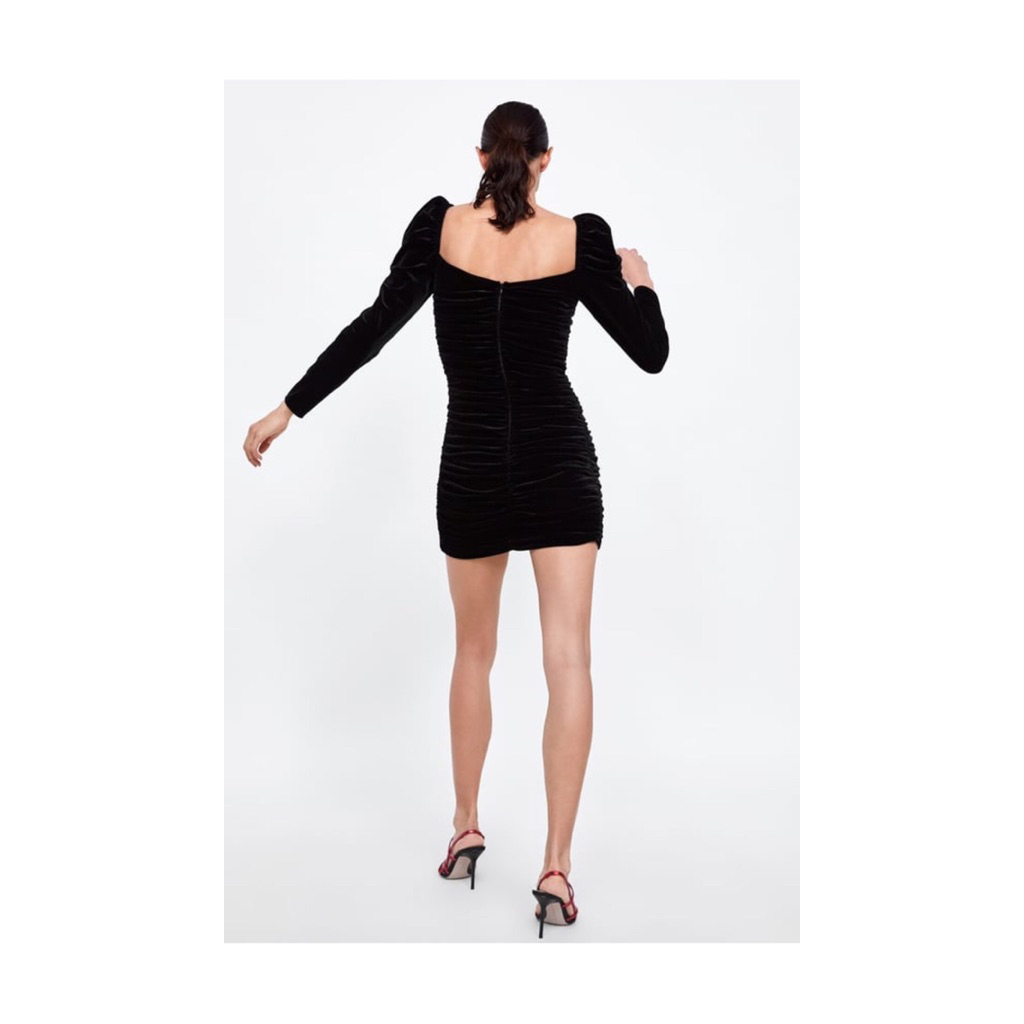 Đầm dáng ngắn đen nhung chất đẹp auth size L
