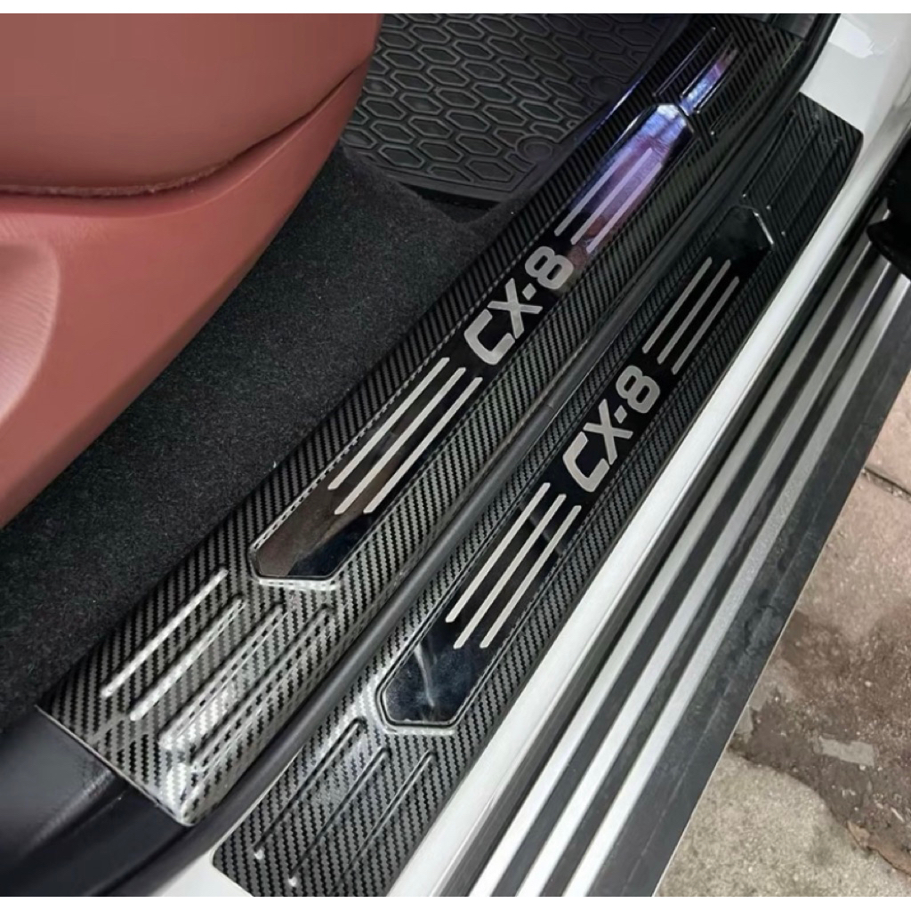 Ốp bậc cửa, nẹp bước chân xe Mazda CX8 2018-2025 vân  Carbon hàng cao cấp