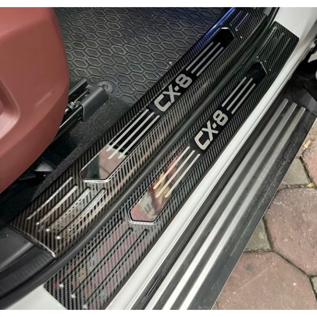 Ốp bậc cửa, nẹp bước chân xe Mazda CX8 2018-2025 vân  Carbon hàng cao cấp