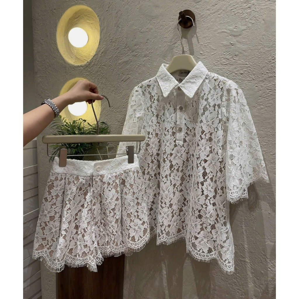 Set Bộ Ren Trắng Nữ Cổ Đức Cúc Đá Kèm Quần Short Ngắn 2 Lớp, Set Đồ Sơ Mi Ren Kiểu Tay Lửng Sang Chảnh CHAMIE STUDIO