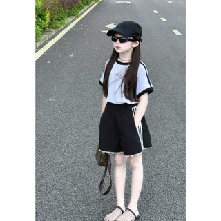 [B&G] Sét bộ thể thao áo thun trắng kèm quần đùi đen phối sọc cho bé gái từ 12-45kg(2-12 tuổi)