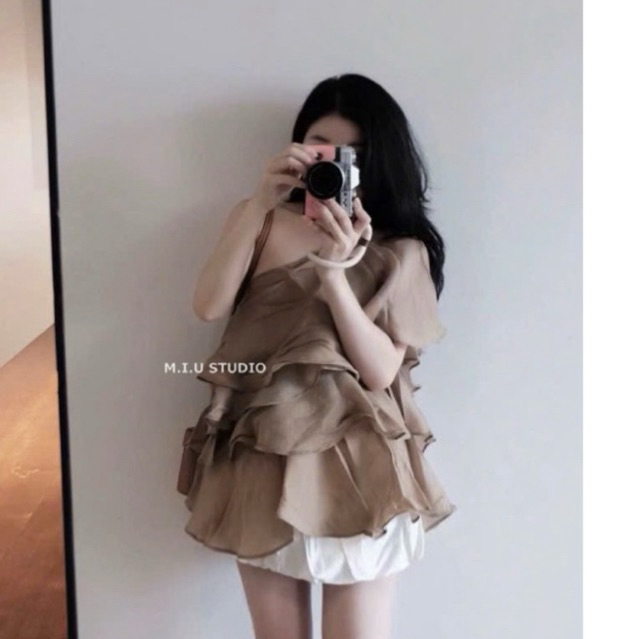 MIU.STUDIO • “Ella Top” Áo tơ bèo tầng thiết kế lệch vai phong cách nhẹ nhàng tiểu thư - 2 màu kem , nâu dễ phối đồ