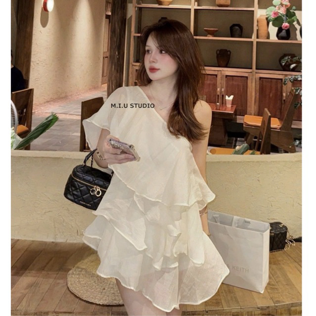 MIU.STUDIO • “Ella Top” Áo tơ bèo tầng thiết kế lệch vai phong cách nhẹ nhàng tiểu thư - 2 màu kem , nâu dễ phối đồ