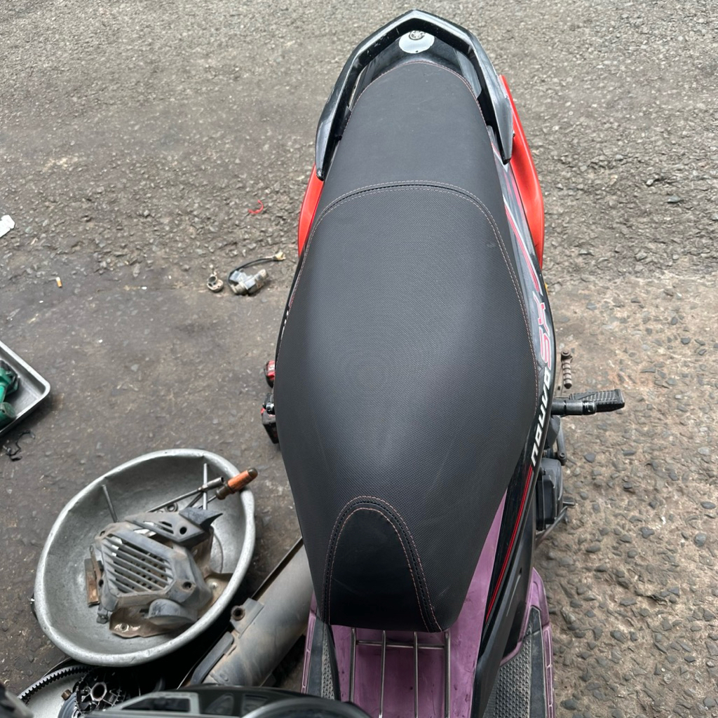 Da yên Yamaha Novo SX (no5) kiểu zin (sử dụng kim bọc yên)