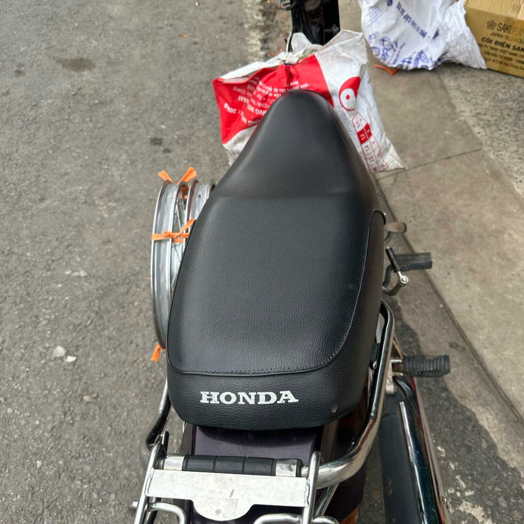 Da yên Honda Super Dream 100 kiểu zin (sử dụng kim bọc yên)