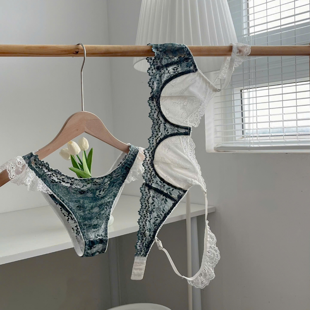 Bộ đồ lót ren nữ áo ngực có gọng không mút có lót lưới quần lót cách diệu nhẹ nhàng màu xanh mix trắng trẻ trung Eriscos