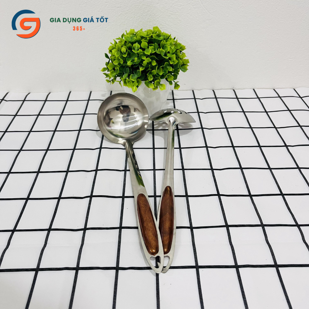 Bộ 2 muôi inox cán giả gỗ chống nóng, muôi múc canh, muôi thủng ăn lẩu