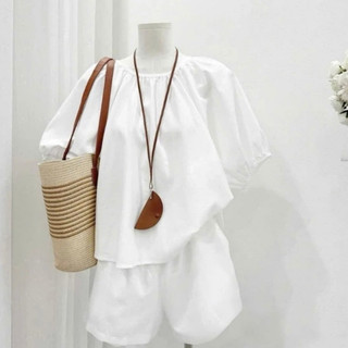 Set áo cổ viền đính cúc sau lưng kèm quần sooc cạp chun, set bộ vàng LAVIAN S40