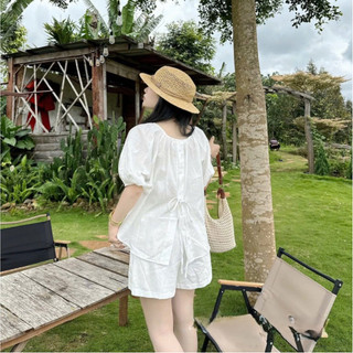 Set áo cổ viền đính cúc sau lưng kèm quần sooc cạp chun, set bộ vàng LAVIAN S40
