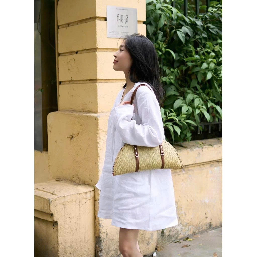 𝗟𝗮 𝗗𝗿𝗲𝘀s-  Đầm Linen xuông tay loe thắt nơ