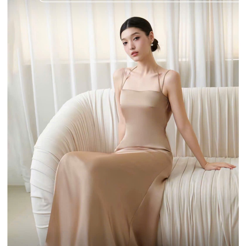 Đầm Lụa Hàn Hai Dây Đổ Sau Lưng – Nữ Tính, Quyến Rũ, Sang Trọng