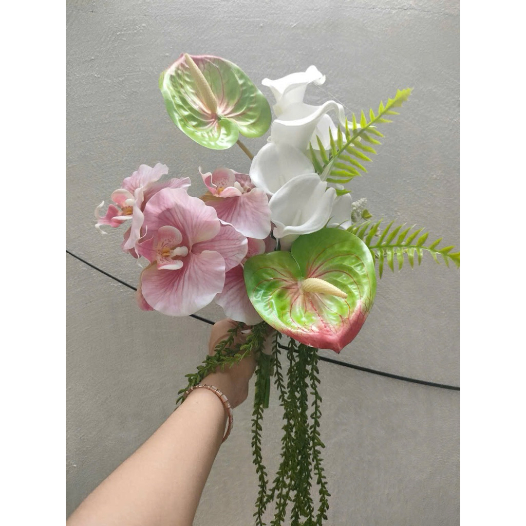 🔥🔥🔥Hoa lan cầm tay cô dâu xinh ngày cưới