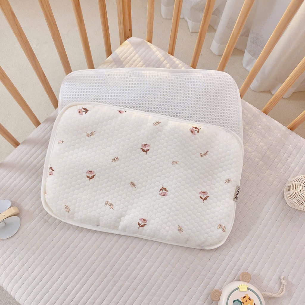 Gối airmesh mặt lụa cotton Joonee độ dày vừa phải thiết kế họa tiết dễ thương phong cách Korea