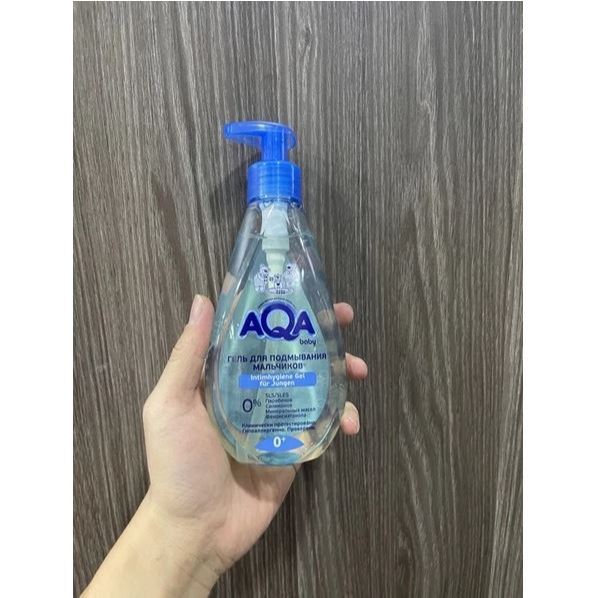 Thiết kế của Dung dịch vệ sinh AQA BABY 0-8 tuổi 250ml của Nga