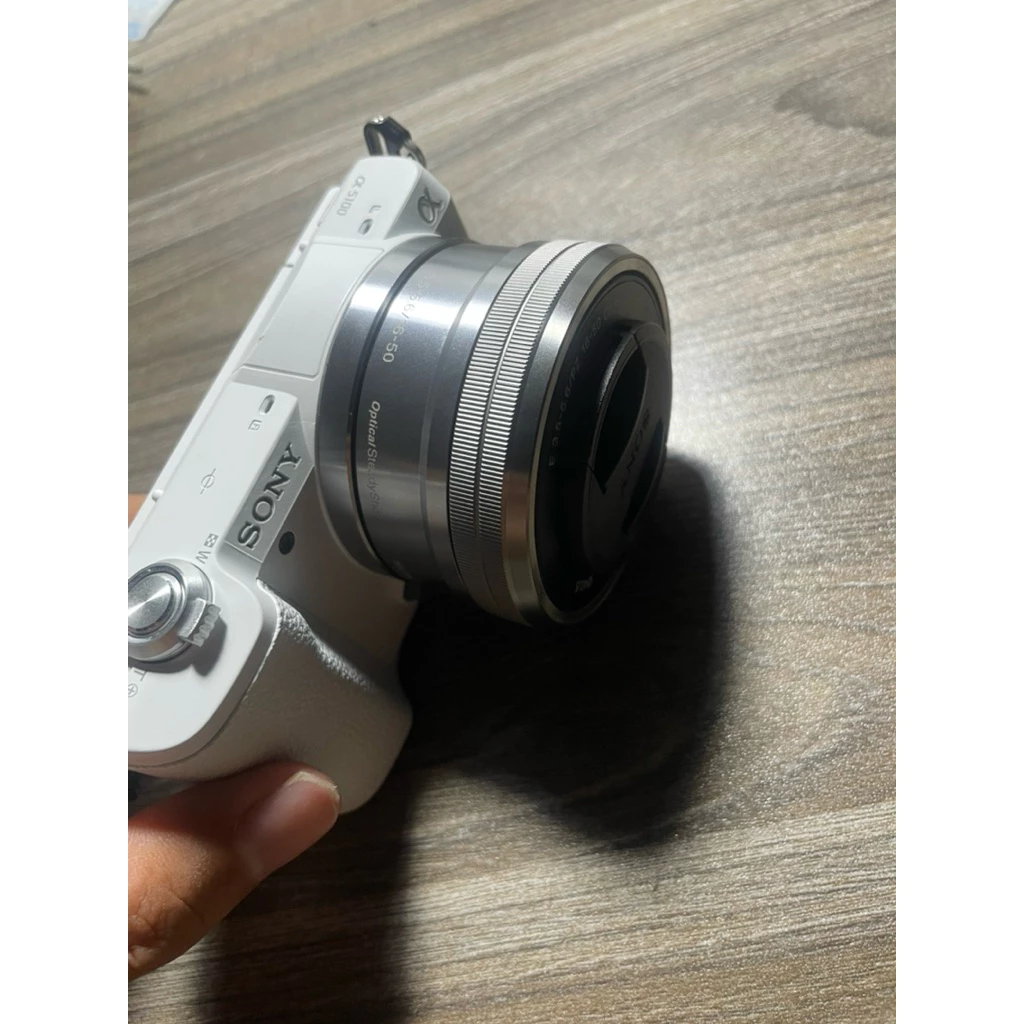 Sony A5100 + lens kit đen và trắng like new