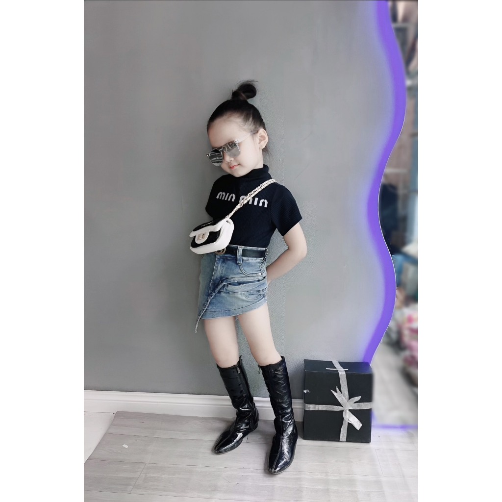 Sét áo cổ cao chân váy jean ngắn lệch cho bé gái size đại,bộ áo chân váy short jean bé gái và mẹ 2-16 tuổi,14kgđến 56kg