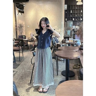 Set bộ thời trang nữ chất Thô cổ chữ V tay bèo ngắn áo có nút gài phối quần Lụa dài ống rộng hoạ tiết kẻ sọc cho chị em