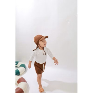 Set đồ bơi bé trai màu nâu có nón siêu yêu