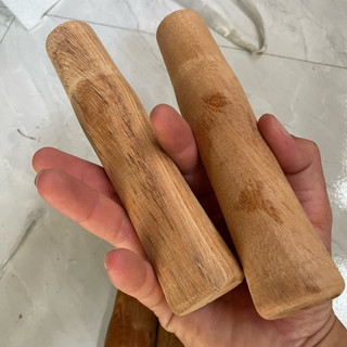 🔥 Tay cầm gỗ – Phụ kiện cho chảo thép, chảo gang truyền thống