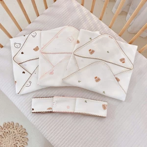 Ủ choàng chất liệu cotton waffle hoạ tiết Monona x Joonee họa tiết xinh xắn đi kèm dây đai