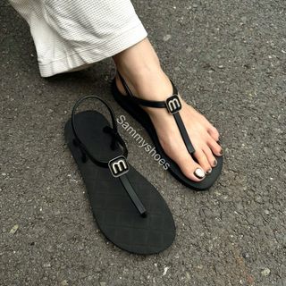 [GIÀYGIÀY SANDAL QUAI HẬU NỮ QUAI MỎNG CÁ TÍNH CHẤT LIỆU CAO SU ÊM ÁI GẮN CHARM CHỮ M BASIC ĐƠN GIAN