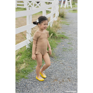 Đồ bơi bé gái màu nâu bo nhún