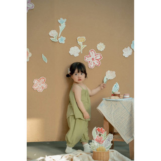 Set áo dây + quần dài linen xanh rêu cho bé gái