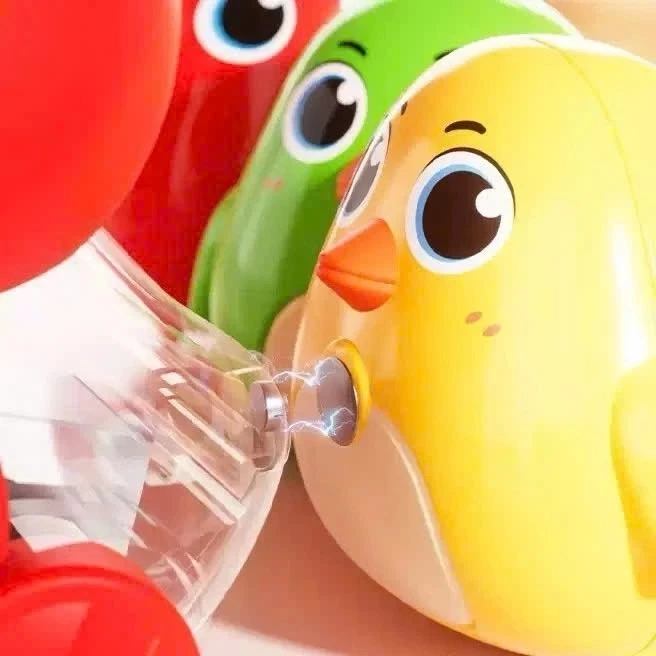 Đồ chơi vặn cót gà nối đuôi nhau vui nhộn cho bé, đồ chơi đàn gà từ tính nối đuôi xoay 360 độ