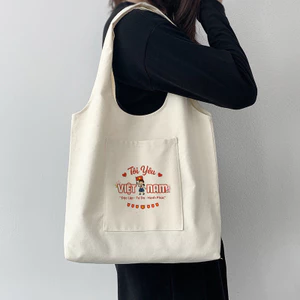 Túi tote liền thân ảnh cô bé cầm cờ Tôi Yêu Viêt Nam túi vải canvas Quốc Khánh 2/9 đeo vai đi chơi đi học tota0222
