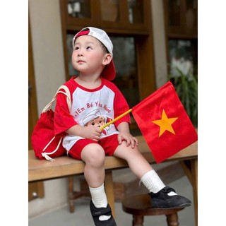 Đồ đôi váy bé gái + một em bé yêu nước và bộ quần áo bé trai nhân ngày QUỐC KHÁNH 2/9 độc lập  kèm túi