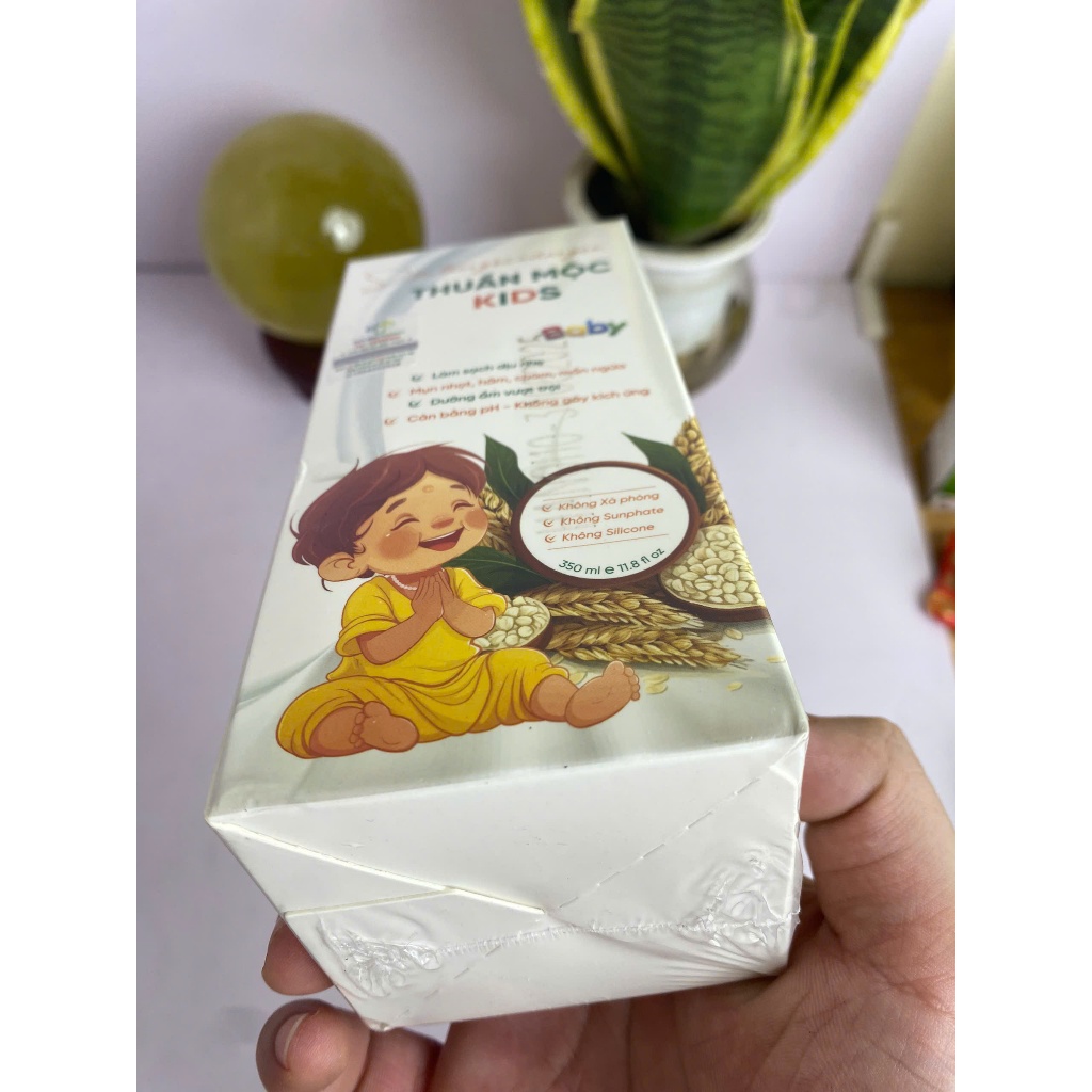 Sữa Tắm Gội Mầm Gạo Thuần Mộc Kids, làm sạch da, tóc nhẹ nhàng, giữ ẩm, làm mềm mại da em bé
